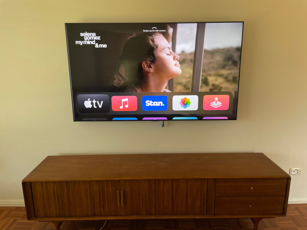 wall hung TV by ALLEC
